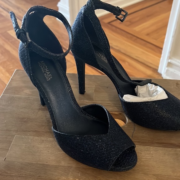 Michael by Michael Kors Sandals. Cobalt blue. 4” heel - Picture 2 of 6